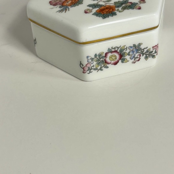 Wedgewood Bone China Trinket Box/ powder box. Kutani Crane Made in England. - Picture 3 of 8